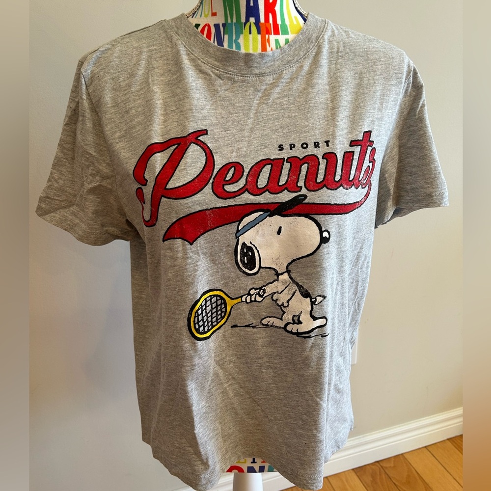 H&M Gray Peanuts Snoopy Graphic Tennis Tee